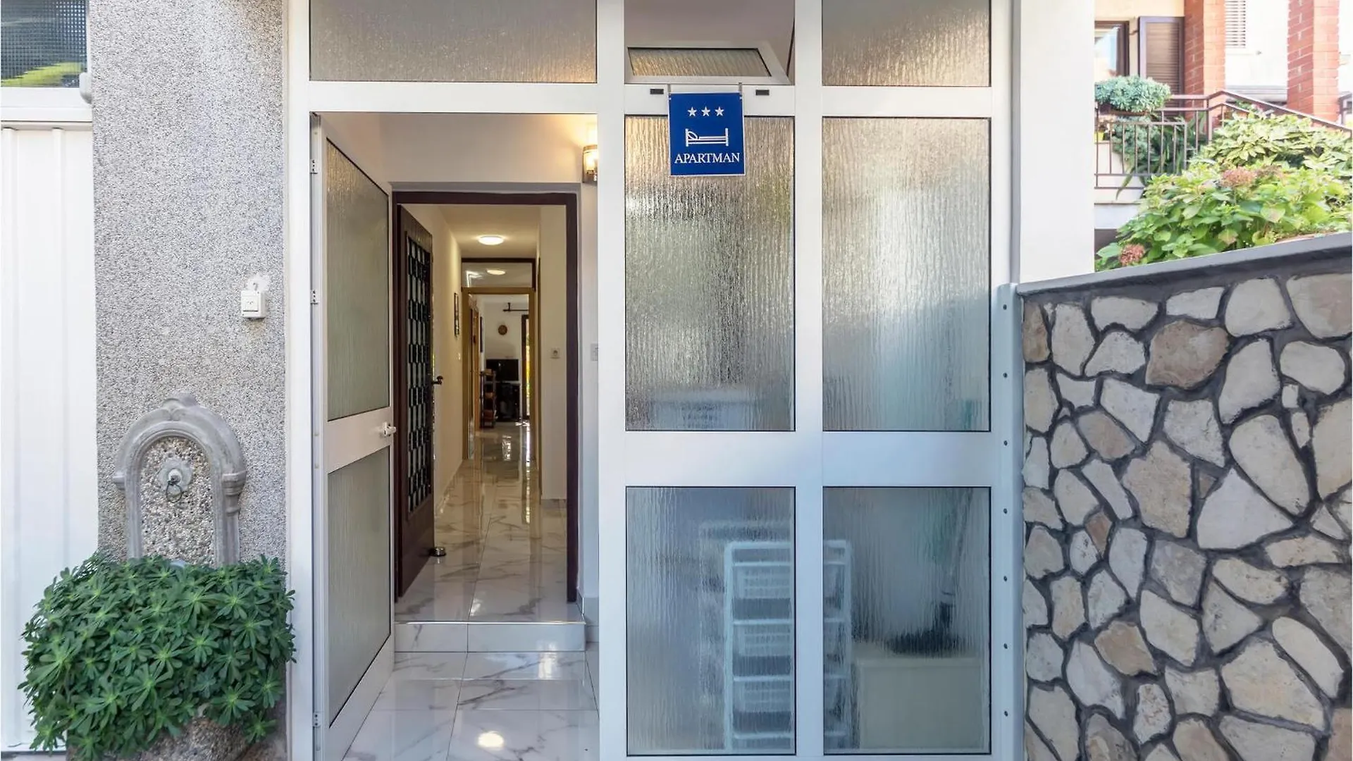 2 Bedroom Lovely Apartment In פולה 0*,  קרואטיה