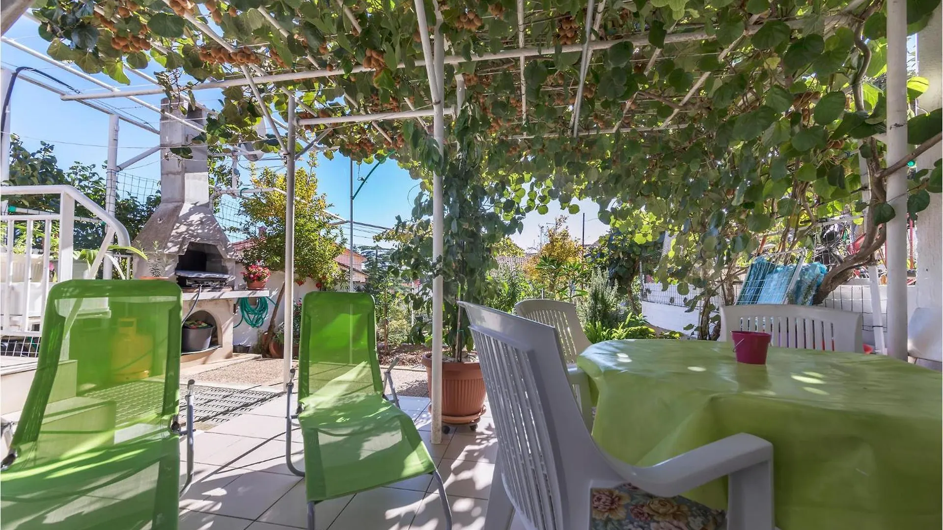 2 Bedroom Lovely Apartment In פולה